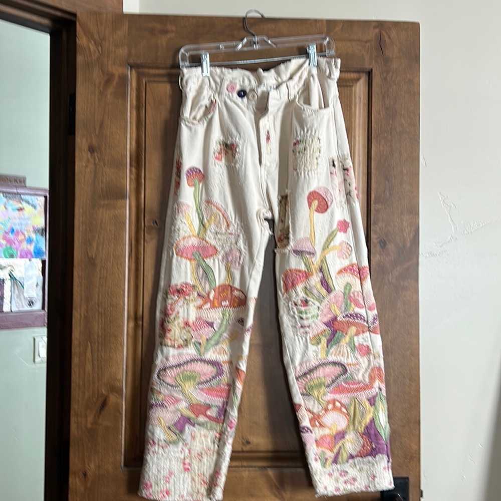 Magnolia Pearl mushroom pants